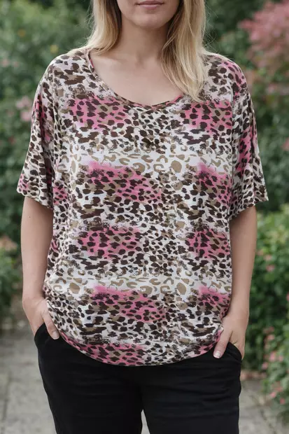 Auriel t-paita animal aop S-2XL - Naisten paidat ja puserot - 6440004004651 - 1