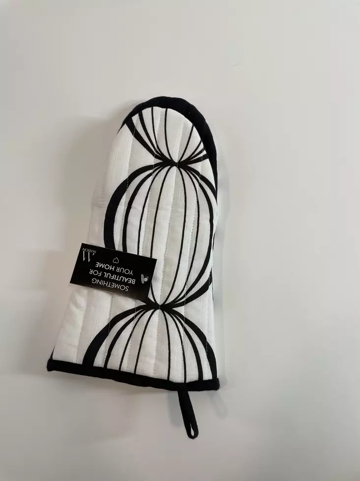 Patakinnas Senni musta/valk. - Patalaput , kinttaat ja keittiöpyyhkeet - 6430079311242 - 1