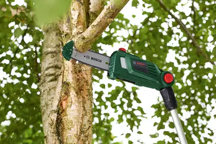 Bosch UniversalChainPole 18 -akkuoksasaha, 2,5 Ah akulla - Pensasleikkurit ja oksasilppurit - 3165140888103 - 2