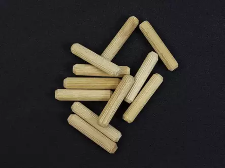 Poratappi 10x40mm 30kpl koivu - Kalustehelat - 6414672068543 - 2