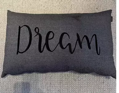 Jättityyny Dream , 50x80cm tummanharmaa - Koristetyynyt ja sohvanpäälliset - 6438159841733 - 1