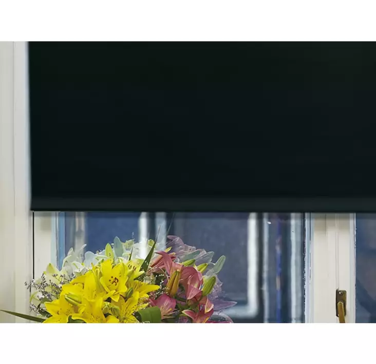 Rullakaihdin musta pimentävä 200x180cm - Verhotangot ja verhotarvikkeet - 6414675117545 - 1