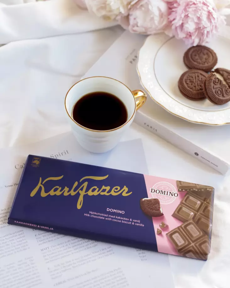 Karl Fazer Domino maitosuklaa 195g - Suklaat - 6416453015227 - 1