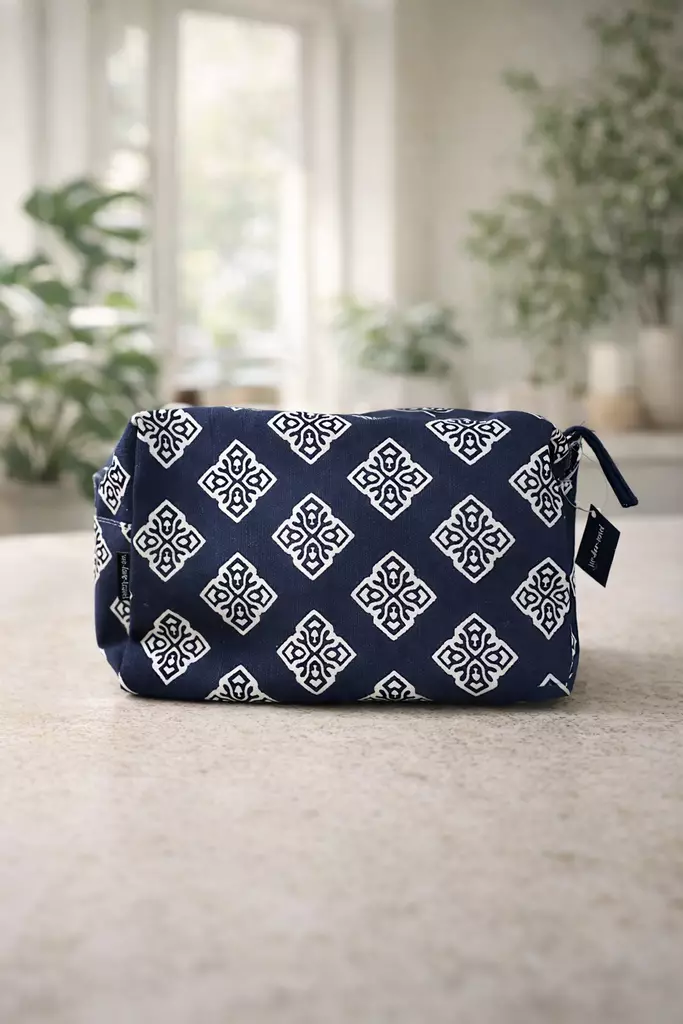 We Love Travel kosmetiikkalaukku - Toiletti- ja meikkilaukut - 6430074626037 - 1