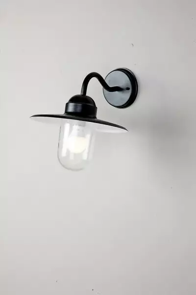 Airam Arvika IP44 E27 musta - Ulkoseinävalaisimet - 6435200157898 - 1